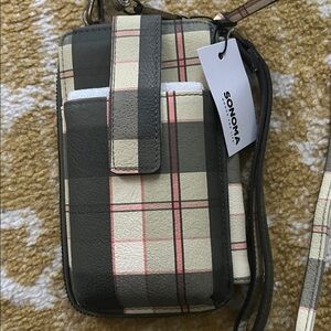 NWT Wristlet/Wallet crossbody